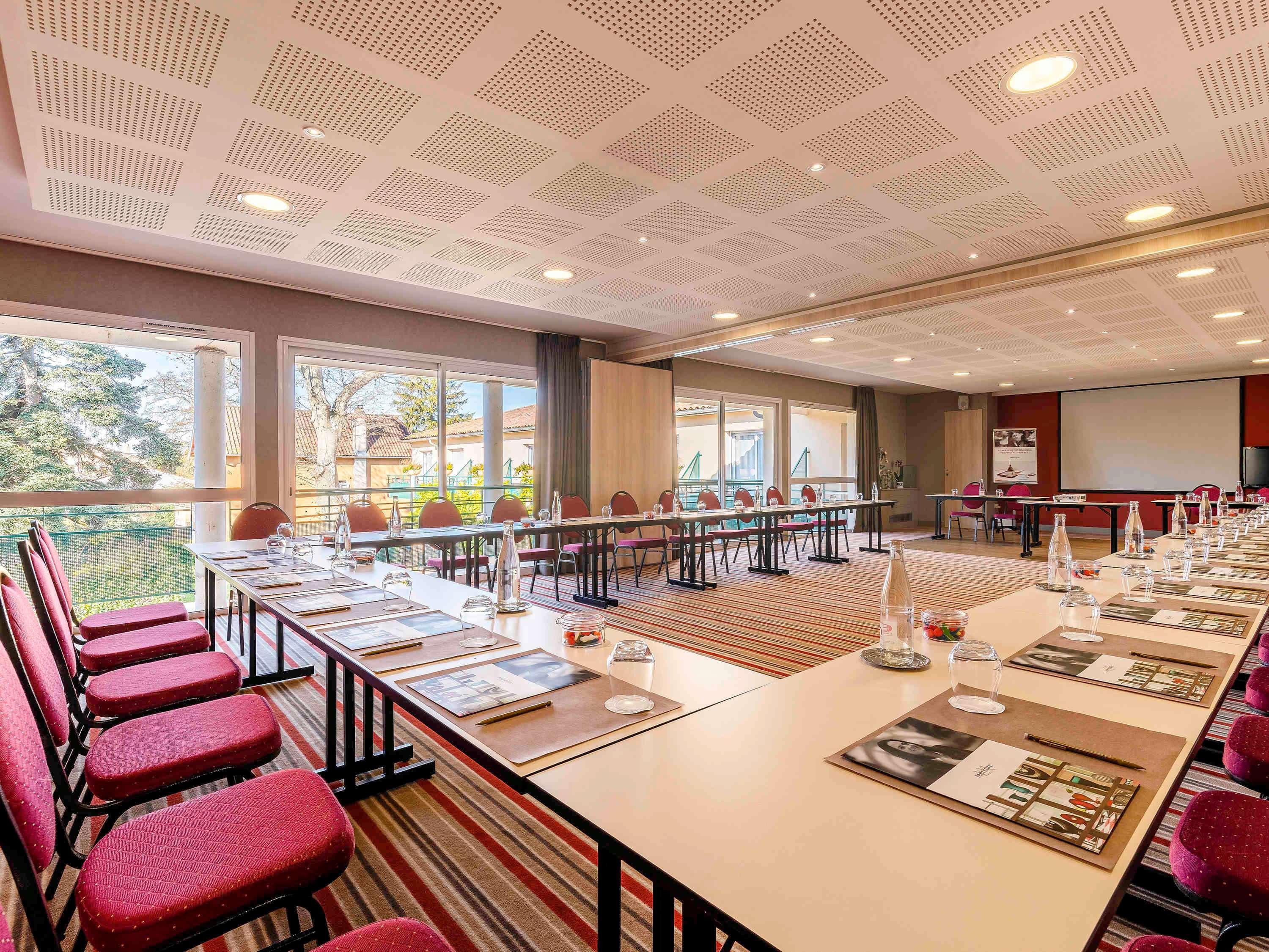 Mercure Castres L'Occitan Esterno foto
