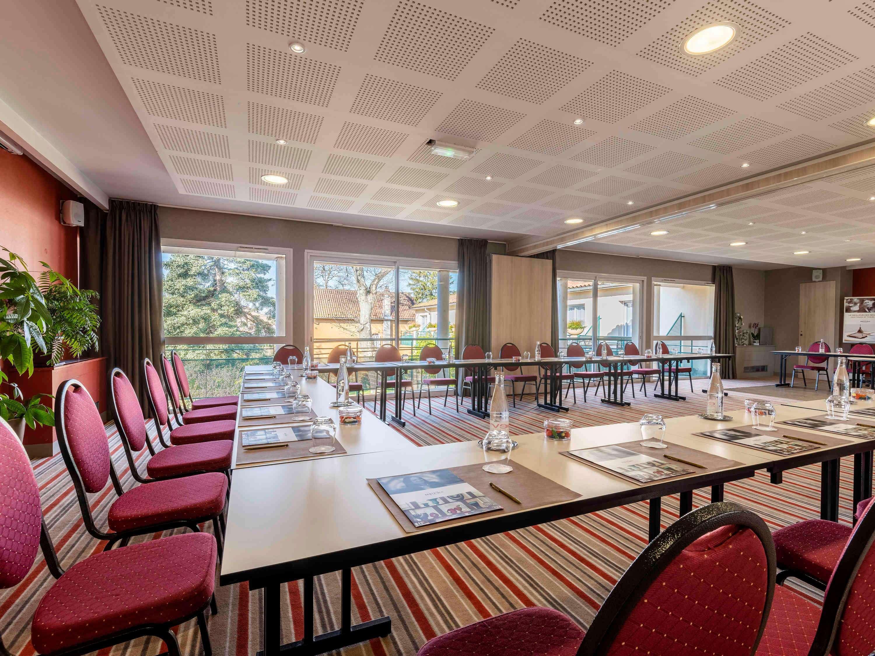 Mercure Castres L'Occitan Esterno foto
