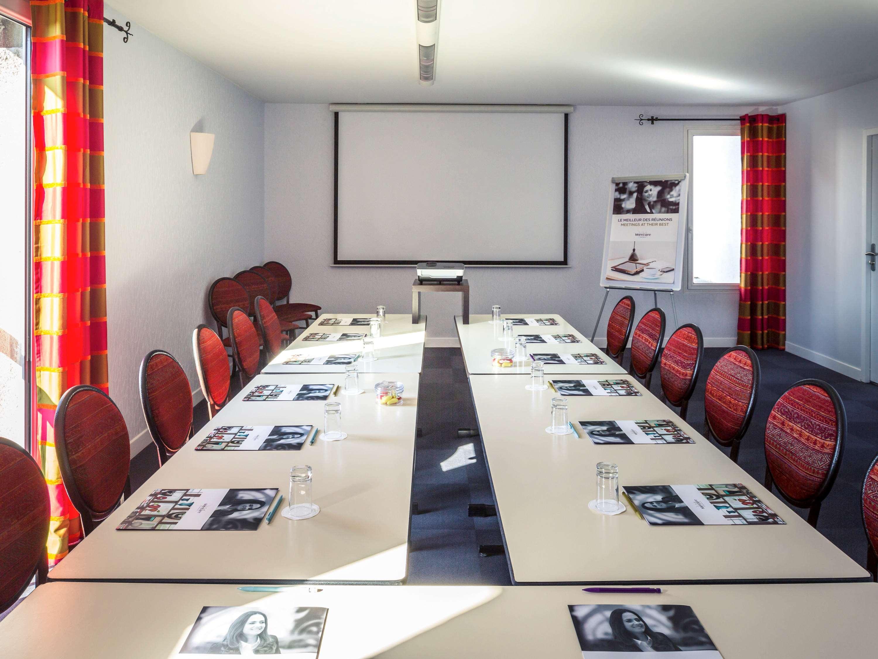 Mercure Castres L'Occitan Esterno foto
